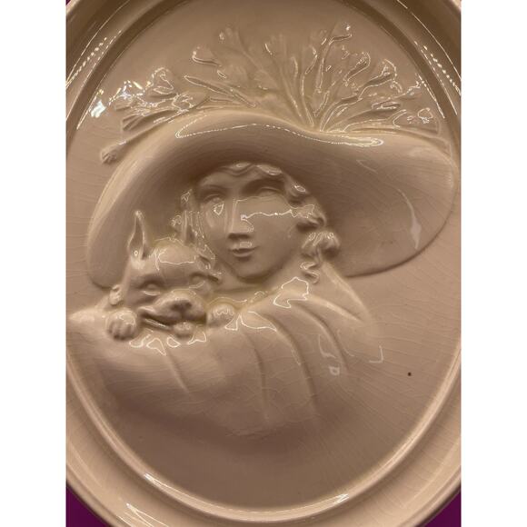 Vintage 1970s Duncan Ceramic Cameo Syle Portrait of Lady in Hat and Dog - Picture 4 of 11